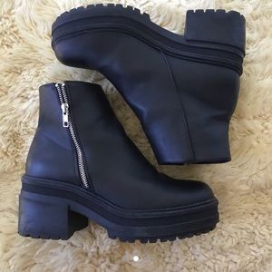 asos chunky black boots size 9